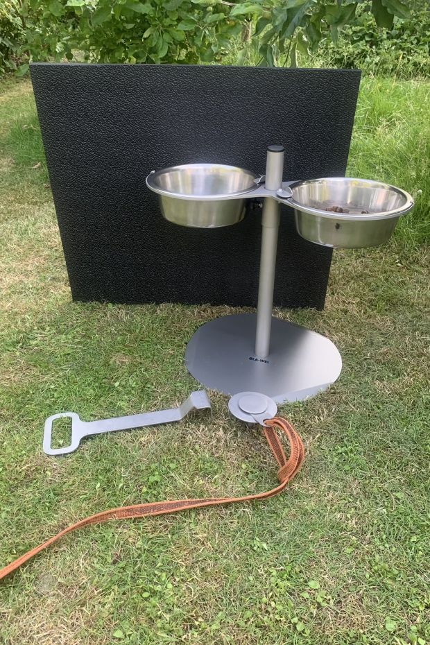 Hundenäpfe und Napfhalter aus Edelstahl