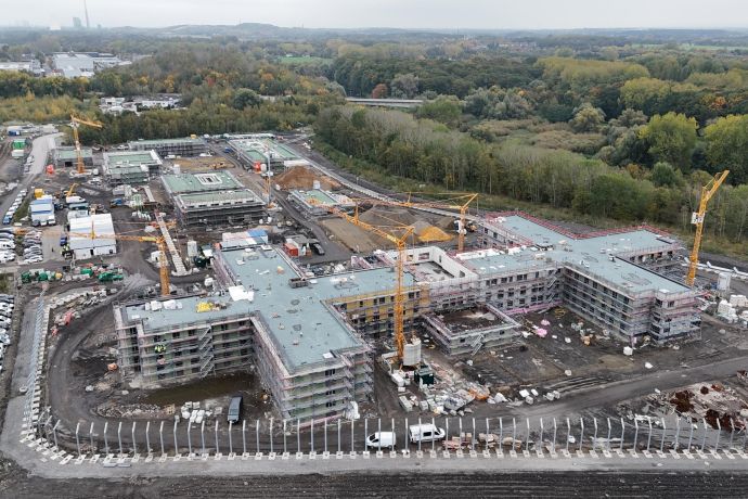 Stahl-Fenstergitter für forensische Klinik geliefert