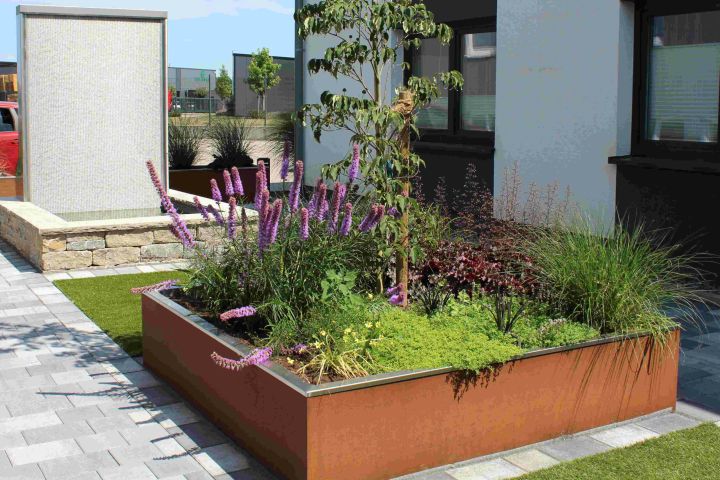 GLA-WEL | Edelstahl Wasserwand Cortenstahl Beet