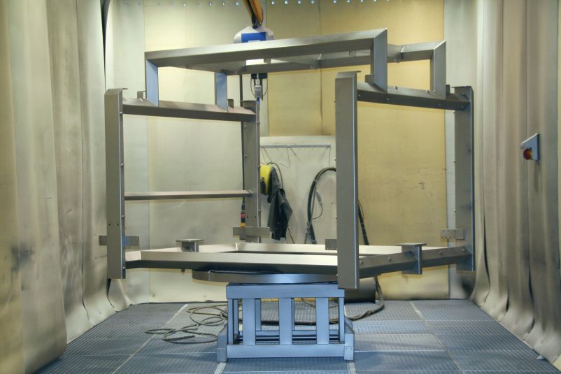 Schweißbaugruppe in Strahlkabine