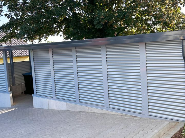 Ein Fahrradunterstand wie ein Carport