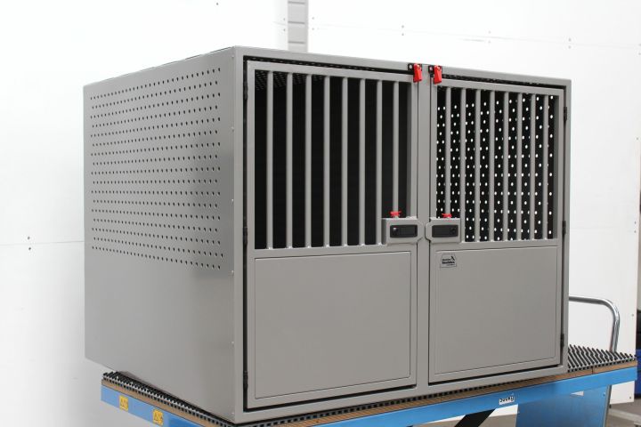 Maßgeschneiderte Doppelhundebox