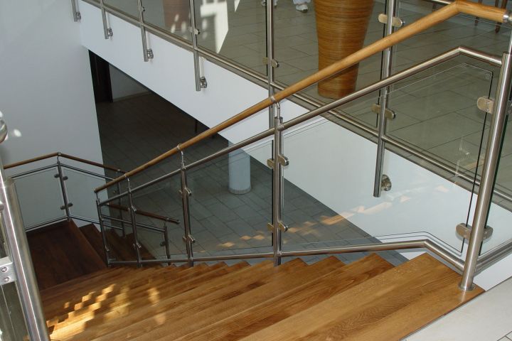 GLA-WEL | Treppe und Geländer Edelstahl