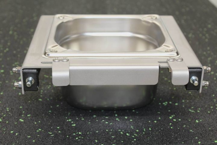 Einhängenapf 1,5 L für Hundeboxen und Hundeanhänger mit Sicherung